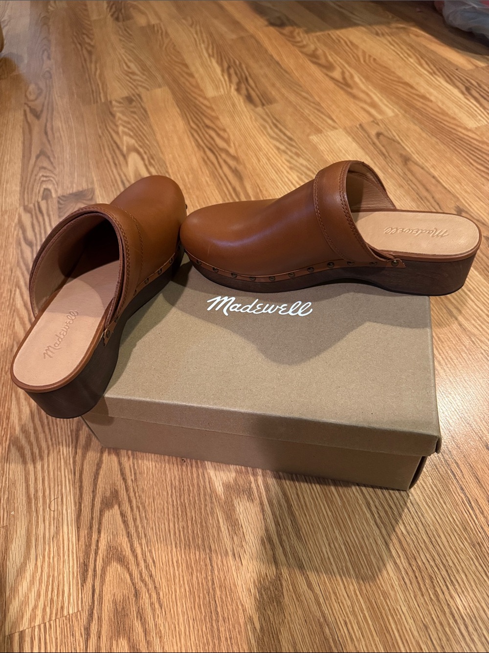 Madewell Clogs in Leather